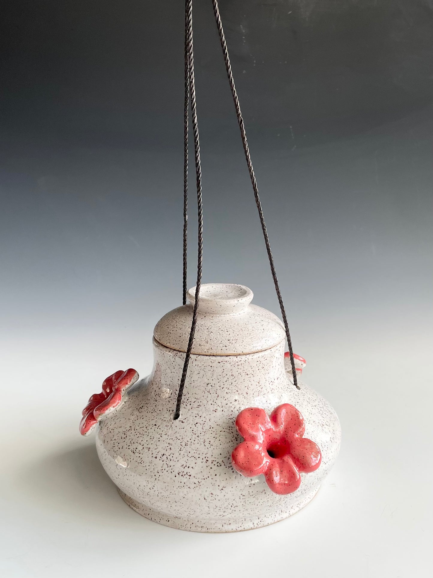 Hummingbird Feeder: White with 3 pink flowers