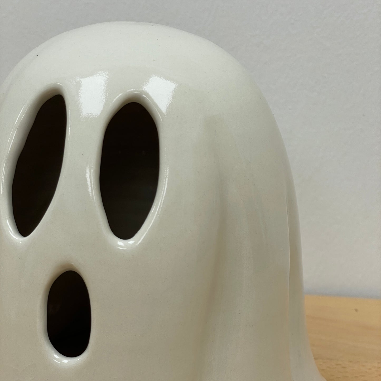 Porcelain Ghost Luminary-Medium