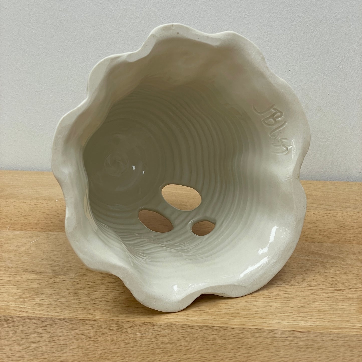 Porcelain Ghost Luminary-Medium