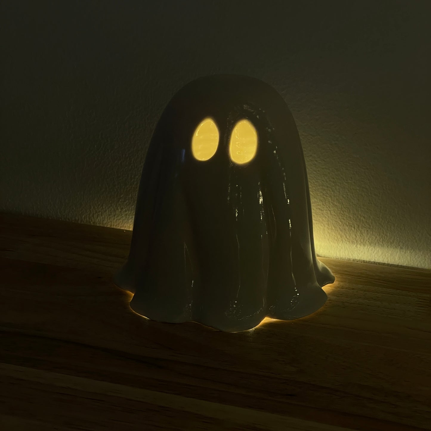 Porcelain Ghost Luminary, medium