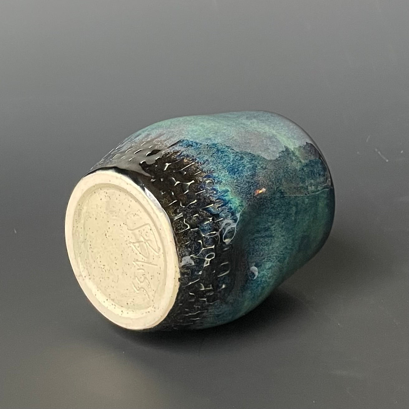 Carved Thumb Tumbler