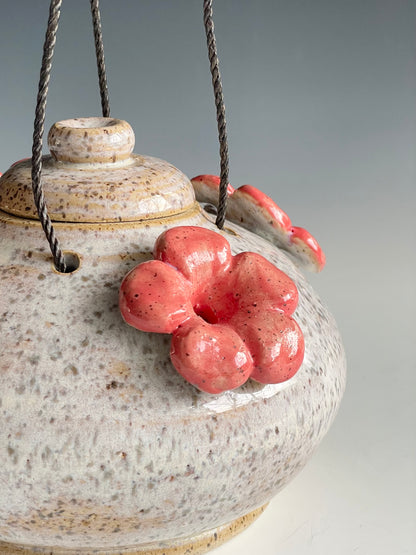Hummingbird Feeder:  Cream with 4 pink flowers